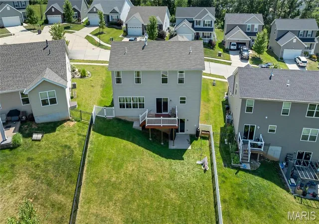 Photo 2 of Sale Pending at 425 Dusty Brook Dr, O Fallon, MO 63366 | MLS# MIS26038352 | Listing updated on 2026-09-04