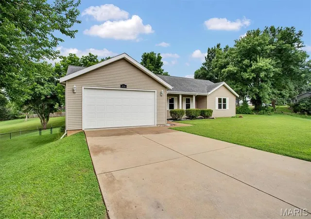 2nd image of 416 Richarz Dr, Fenton, MO 63026 | MLS# MIS26038355