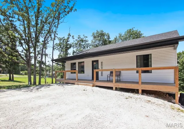 Homes for sale in Owensville, MO | 1557 Villa Vista Dr, Owensville, MO 65066 | MLS# MIS26038357