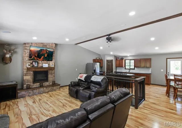 Homes for sale in Owensville, MO | 1557 Villa Vista Dr, Owensville, MO 65066 | MLS# MIS26038357