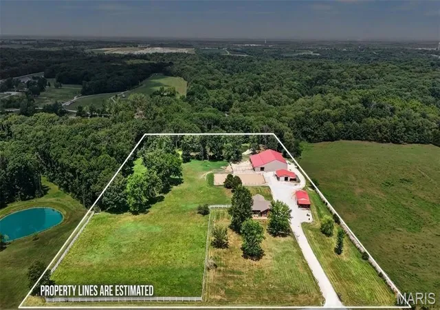 Photo 2 of Sale Pending at 10673 Christina Dr, Wright City, MO 63390 | MLS# MIS26038362 | Listing updated on 2026-09-16