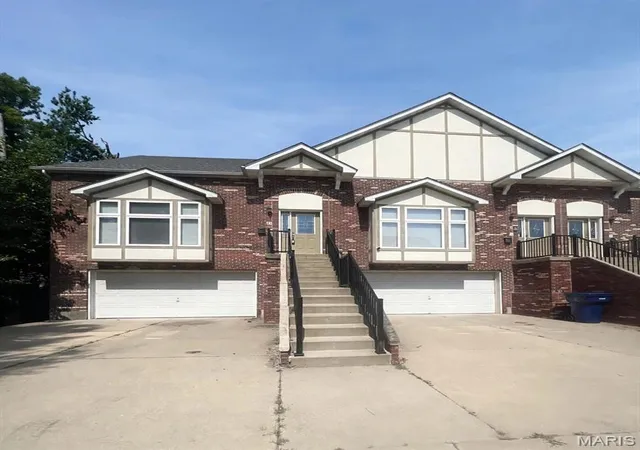 Photo 1 of Townhouse for sale at 11 Cabanne Townhome Dr, St Louis, MO 63112 | MLS# MIS26038366 | Listing updated on 2026-10-15