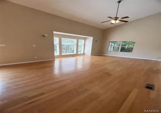 Photo 3 of Townhouse for sale at 11 Cabanne Townhome Dr, St Louis, MO 63112 | MLS# MIS26038366 | Listing updated on 2026-10-15
