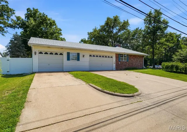Homes for sale in Unincorporated, MO | 8700 S Laclede Station Rd, Unincorporated, MO 63123 | MLS# MIS26038371