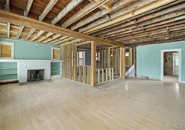 Photo 2 of Single family home for sale at 5806 Degiverville Ave, St Louis, MO 63112 | MLS# MIS26038374 | Listing updated on 2026-08-08