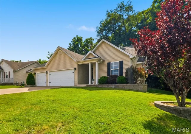 Homes for sale in Winfield, MO | 29 Great Owls Wy, Winfield, MO 63389 | MLS# MIS26038385
