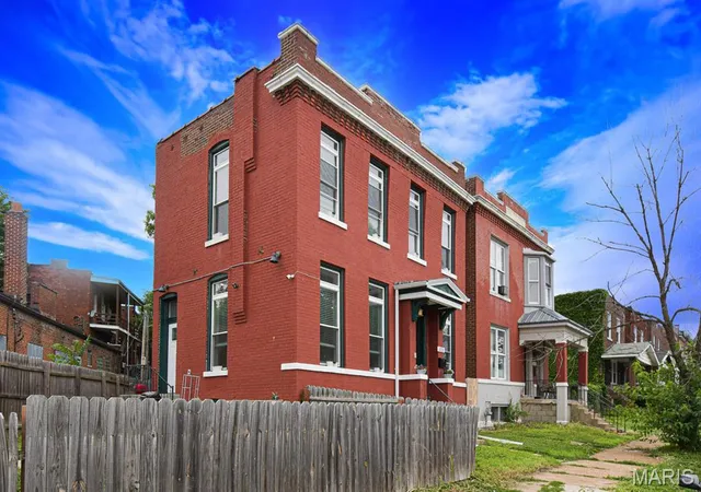 Photo 3 of Single family home for sale at 3223 Utah St, Saint Louis, MO 63118 | MLS# MIS26038394 | Listing updated on 2026-10-11