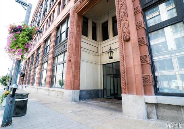 Condo for sale at 1520 Washington Ave #R417, Saint Louis, MO 63103 | MLS# MIS26038395 | Listing updated on 2026-06-17