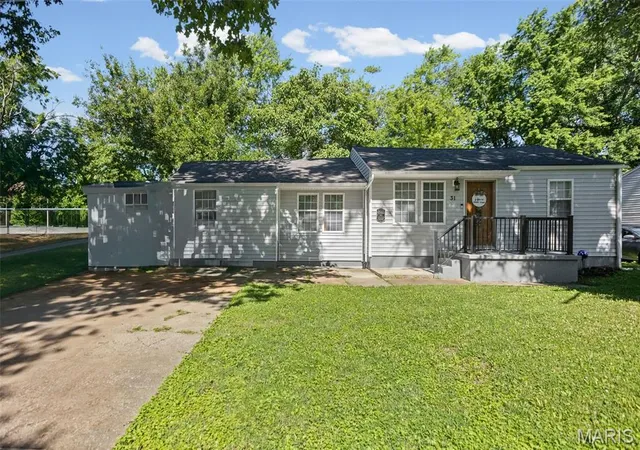 Photo 2 of Single family home for sale at 31 Judith Ln, Fairview Heights, IL 62208 | MLS# MIS26038403 | Listing updated on 2026-08-09
