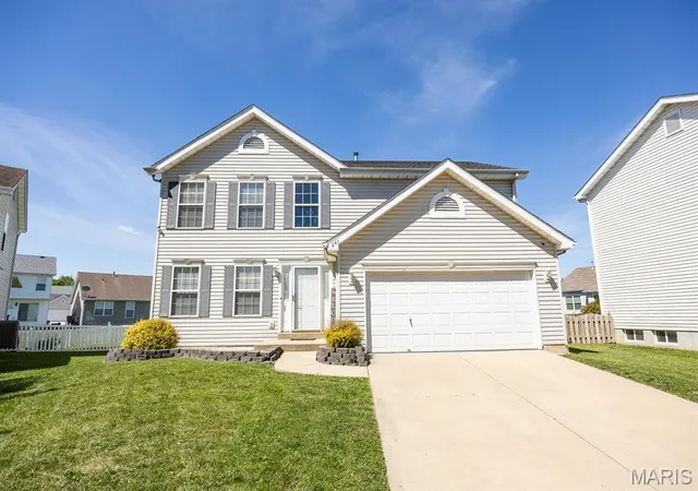 2nd image of 241 Brookmanor Ct, Belleville, IL 62221 | MLS# MIS26038420