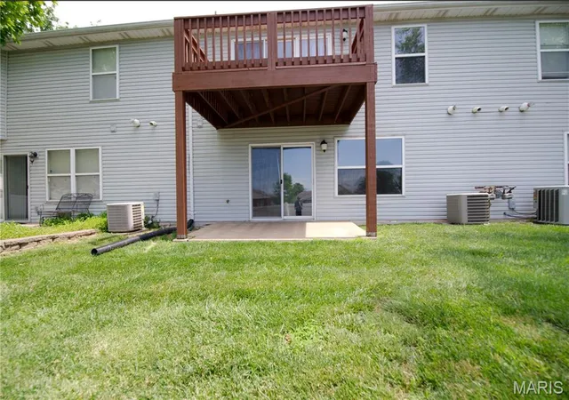 2nd image of 1008 Kamptown Dr, Saint Peters, MO 63376