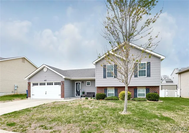 Homes for sale in Wentzville, MO | 437 Prairie Creek Dr, Wentzville, MO 63385 | MLS# MIS26038433