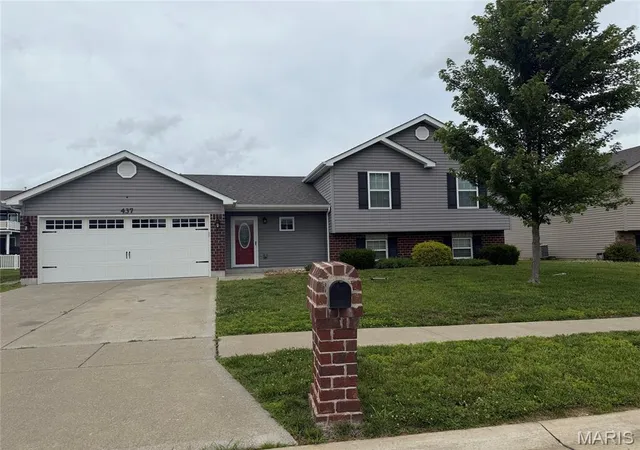Homes for sale in Wentzville, MO | 437 Prairie Creek Dr, Wentzville, MO 63385 | MLS# MIS26038433