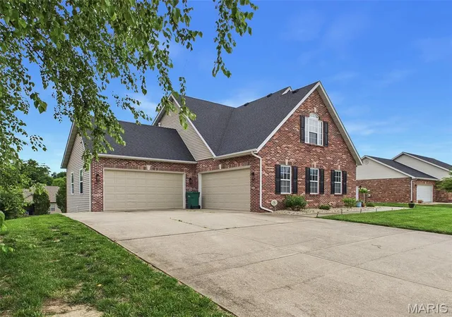 Photo 3 of Single family home for sale at 432 Marbleton Cir, O Fallon, IL 62269 | MLS# MIS26038441 | Listing updated on 2026-09-24