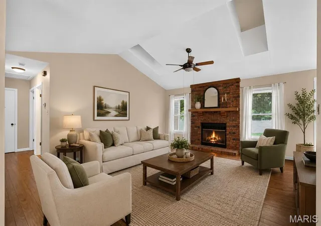3rd image of 1201 Summerwood Dr, Saint Peters, MO 63376 | MLS# MIS26038444