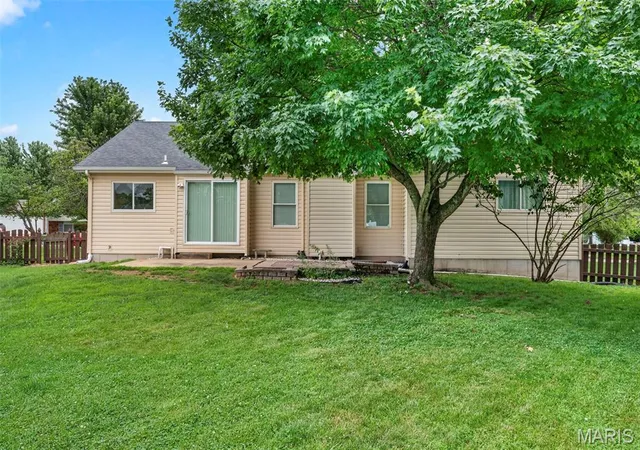 32nd image of 1201 Summerwood Dr, Saint Peters, MO 63376 | MLS# MIS26038444