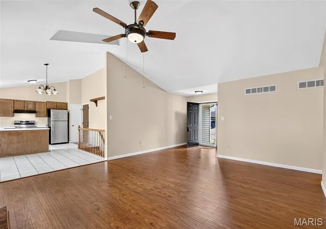 5th image of 1201 Summerwood Dr, Saint Peters, MO 63376 | MLS# MIS26038444