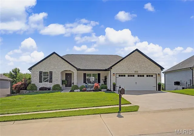 Homes for sale in Cape Girardeau, MO | 968 Lochinvar Ln, Cape Girardeau, MO 63701 | MLS# MIS26038448