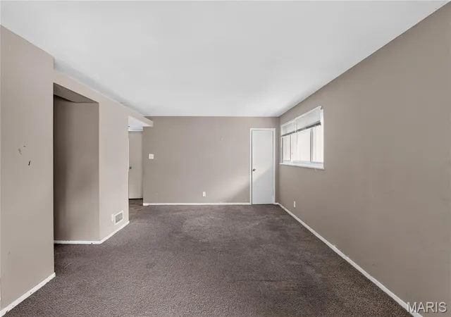 Photo 3 of Sale Pending at 10829 Glen Garry Rd, Saint Louis, MO 63137 | MLS# MIS26038451 | Listing updated on 2026-10-27