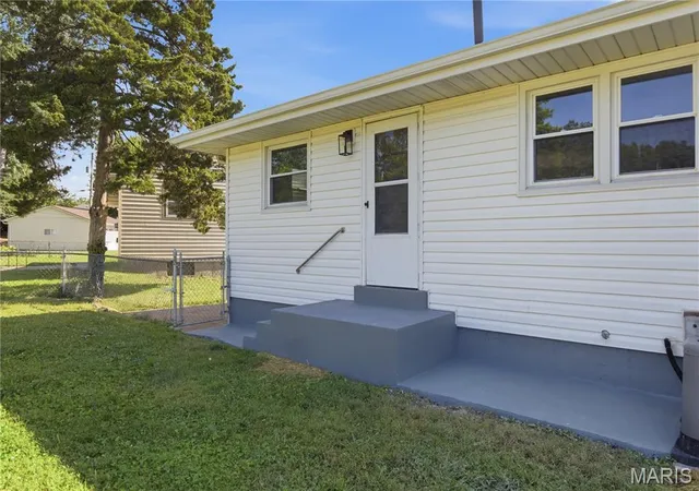 19th image of 195 Eldorado Dr, Florissant, MO 63031 | MLS# MIS26038467