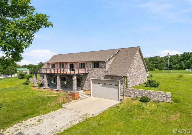 Homes for sale in Perry, MO | 24613 Shady Oak Pl, Perry, MO 63462 | MLS# MIS26038475