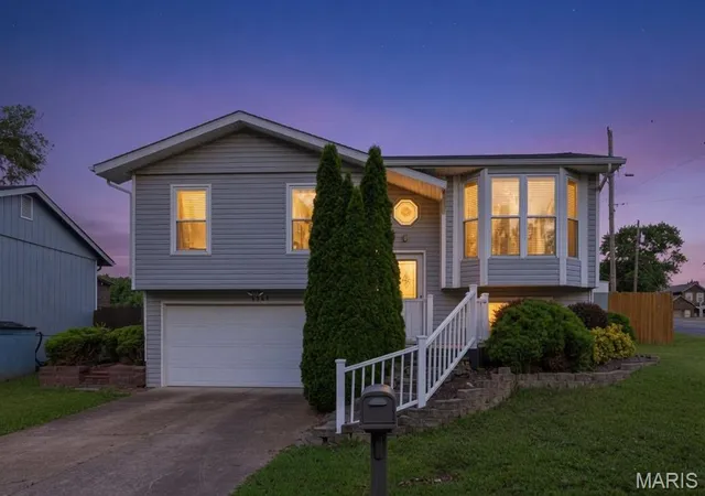 Homes for sale in Arnold, MO | 3969 Scott Robert Dr, Arnold, MO 63010 | MLS# MIS26038484