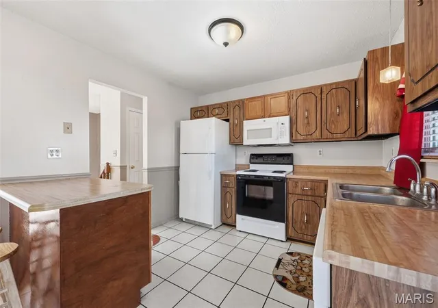 Homes for sale in Arnold, MO | 3969 Scott Robert Dr, Arnold, MO 63010 | MLS# MIS26038484