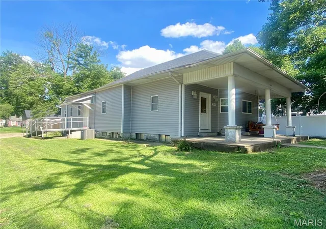 Homes for sale in Sikeston, MO | 846 Vernon Ave, Sikeston, MO 63801 | MLS# MIS26038489