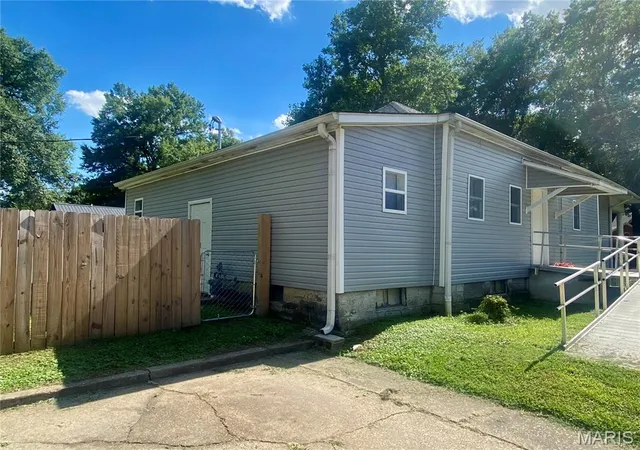 Homes for sale in Sikeston, MO | 846 Vernon Ave, Sikeston, MO 63801 | MLS# MIS26038489
