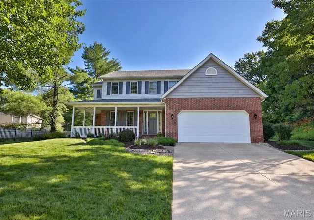 Single family home for sale at 3 Ashwood Ct, Edwardsville, IL 62025 | MLS# MIS26038503