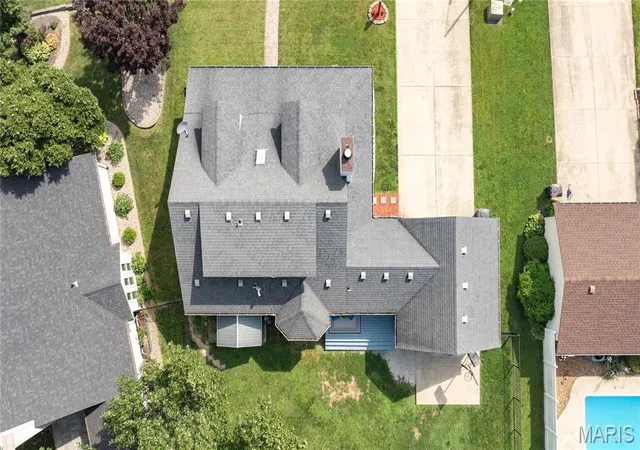 Homes for sale in Brighton, IL | 24 Islander Dr, Brighton, IL 62012 | MLS# MIS26038507