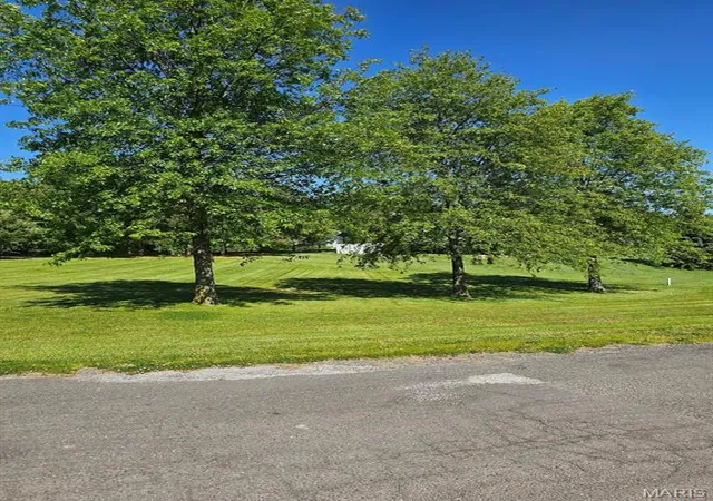 Homes for sale in Godfrey, IL | 13884 White Pine Ln, Godfrey, IL 62035 | MLS# MIS26038518
