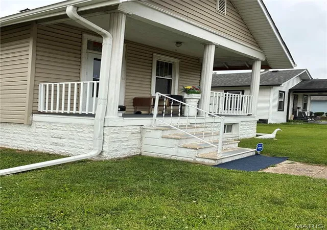 Homes for sale in Granite City, IL | 2978 Madison Ave, Granite City, IL 62040 | MLS# MIS26038521