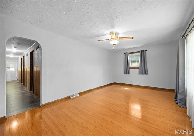 Homes for sale in Wood River, IL | 551 Woodland Ave, Wood River, IL 62095 | MLS# MIS26038539