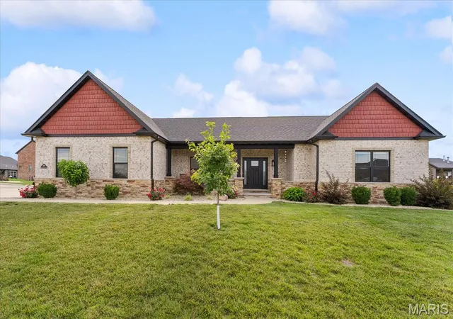 Homes for sale in Lebanon, IL | 500 Shadow Rock Ct, Lebanon, IL 62254 | MLS# MIS26038542