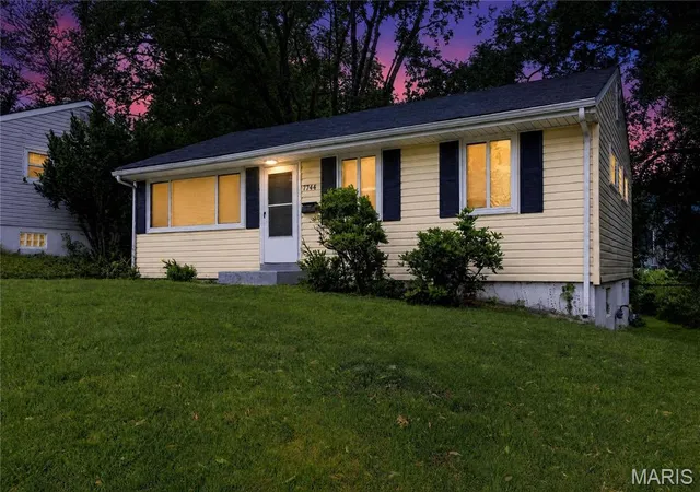 Homes for sale in St Louis, MO | 7744 Ellington Dr, St Louis, MO 63121 | MLS# MIS26038550