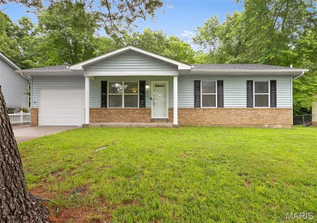 Homes for sale in Warrenton, MO | 2210 Columbus Cir, Warrenton, MO 63383 | MLS# MIS26038555