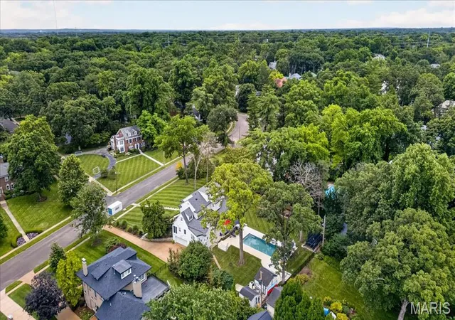 Homes for sale in Webster Groves, MO | 465 Sherwood Dr, Webster Groves, MO 63119 | MLS# MIS26038560