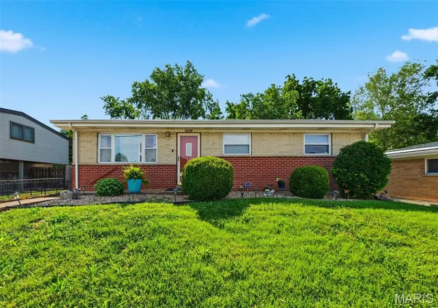 Homes for sale in Hazelwood, MO | 6908 Howdershell Rd, Hazelwood, MO 63042 | MLS# MIS26038572