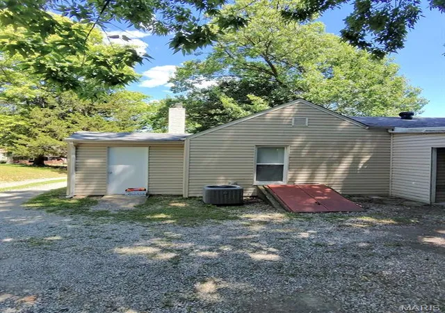 Homes for sale in Ferguson, MO | 721 N Elizabeth Ave, Ferguson, MO 63135 | MLS# MIS26038578