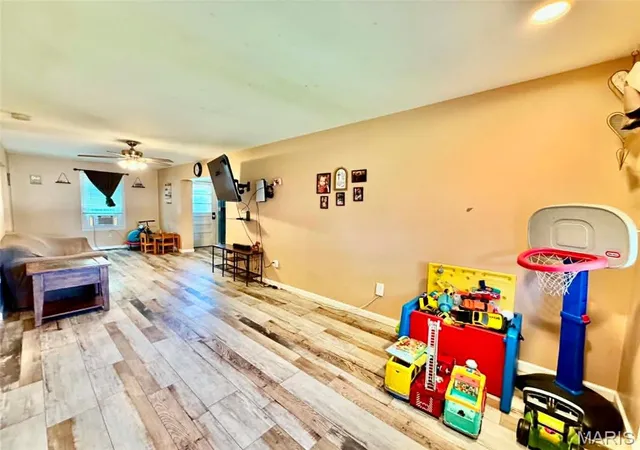 Homes for sale in Wood River, IL | 852 E Penning Ave, Wood River, IL 62095 | MLS# MIS26038581