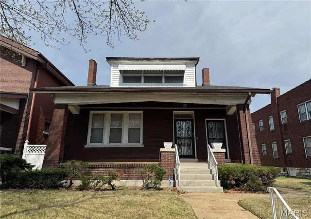 Photo 2 of Single family home for sale at 5381 Queens Ave, Saint Louis, MO 63115 | MLS# MIS26038585 | Listing updated on 2026-06-17