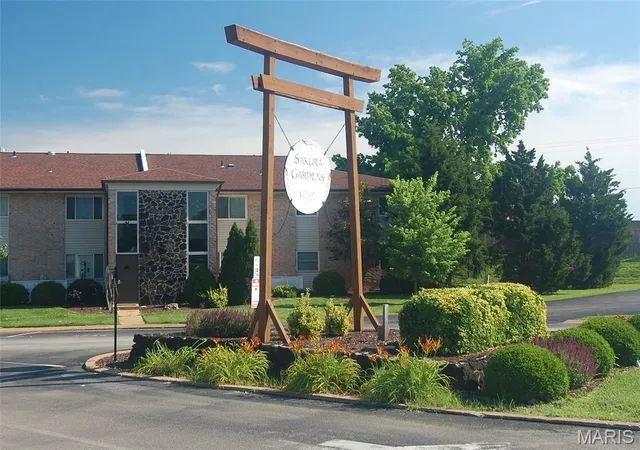 Condo for sale at 10174 Sakura Dr, Saint Louis, MO 63128 | MLS# MIS26038594