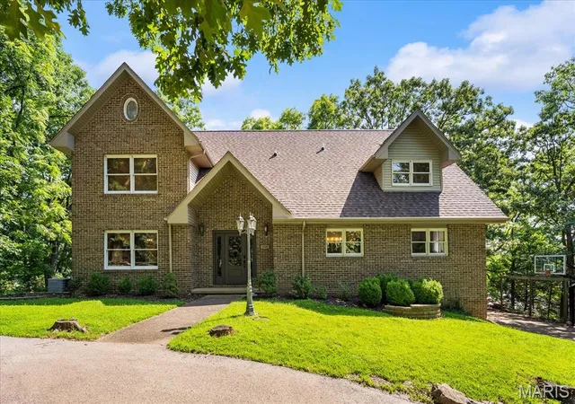 Homes for sale in Litchfield, IL | 130 Arrowhead Ln, Litchfield, IL 62056 | MLS# MIS26038608
