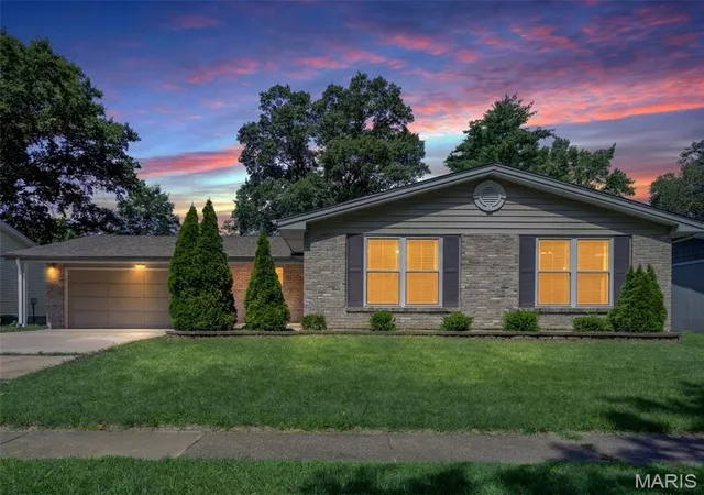 Homes for sale in Ballwin, MO | 343 Turfwood Dr, Ballwin, MO 63021 | MLS# MIS26038618