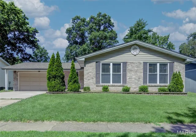 Homes for sale in Ballwin, MO | 343 Turfwood Dr, Ballwin, MO 63021 | MLS# MIS26038618