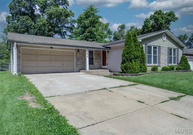 Homes for sale in Ballwin, MO | 343 Turfwood Dr, Ballwin, MO 63021 | MLS# MIS26038618