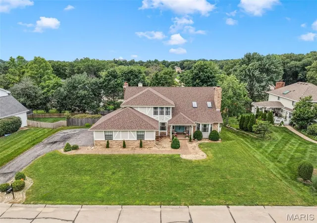 2nd image of 440 Meramec Wy, Saint Charles, MO 63303 | MLS# MIS26038638
