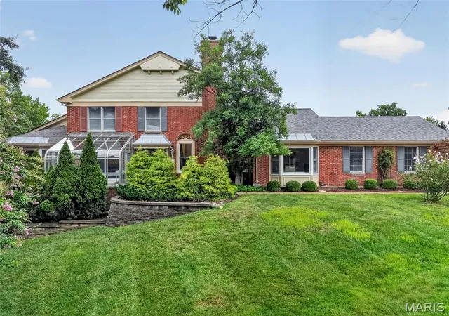 Photo 2 of Condo for sale at 330 Morristown Ct, Chesterfield, MO 63017 | MLS# MIS26038642 | Listing updated on 2026-09-14