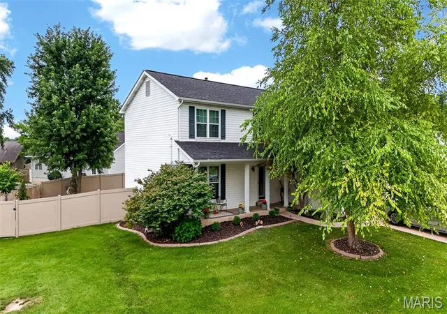 Photo 2 of Sale Pending at 7296 Picasso Dr, O Fallon, MO 63368 | MLS# MIS26038659 | Listing updated on 2026-09-15